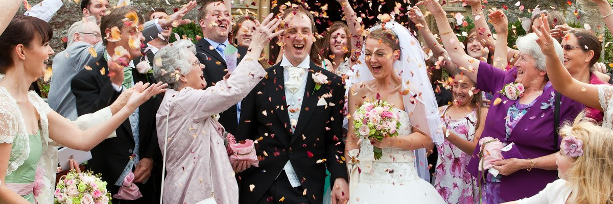 Sortie d'église mariage - Bulle de savon, confettis, diamants et petale de  rose Déco & Accessoires Mariage