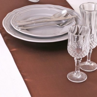 Dcoration de Communion  - Chemin de table satin chocolat 2,75 m x 30 cm : illustration